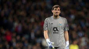 Das bestätigte sein klub fc porto. Iker Casillas Herzspezialist Rat Torwart Legende Zu Karriere Ende Stern De