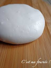 Realiser Un Fondant Blanc Patissier Le Meilleur Patissier Recette Recette Fondant Patissiere
