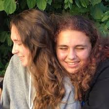 Joanna Starr's Instagram, Twitter & Facebook