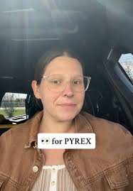 Discover Vintage Pyrex Glass Collectibles