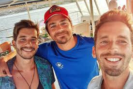 Season 3 summer season 3 season 4. Lourenco Ortigao Reune Se Com Colegas De Morangos Com Acucar