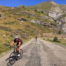 never ending climb cycling pyrenees france coldestentes mountainroad roadbike cyclinglife cyclingtour cyclin cycling photos cycling tour bike tour