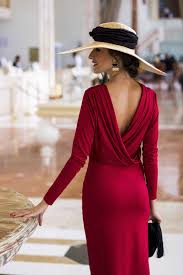 Si estás pensando en celebrar una boda especial y distinta que quede en el recuerdo de tus invitados. Invitada Boda Invierno Otono Tocado Estola Iberostar Vestidos De Invierno Vestidos Boda Invierno Vestidos De Boda Invitadas