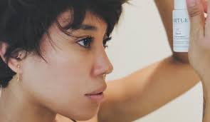 Keep scrolling for their top picks for short haircuts for fine hair. Virtue Blog Get Ready With Virtue Shiny Volumized Short Hair Tutorial Rena Calhoun