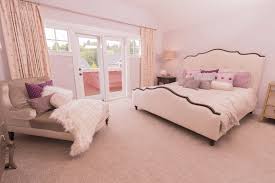 Decorating the master bedroom for both masculine and feminine tastes requires attention to sexy, romantic décor themes. 40 Pink Primary Bedroom Ideas Photos Home Stratosphere