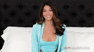 Lola Divorced & Ready For Fun Hot Milfs Fuck - Hot Girls And Naked Babes at  HottyStop.com