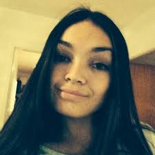 Melanie Holmberg's Instagram, Twitter & Facebook