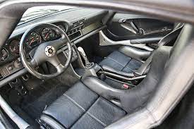 Unlike some automakers that built their road cars and then modified them for street use, porsche did it in order for the 911 gt1 to compete on the track, porsche built roughly 25 911 gt1 strassenversion coupes. Porsche 911 Gt1 Strassenversion Auktion Bilder Autobild De