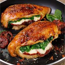 Ein Rezept Fur Eine Kostliche Gefullte Hahnchenbrust Low Carb Mit Spinat Mozzarella Kase Und Getrockneten Tomaten L Rezepte Leckeres Essen Fleisch Gerichte