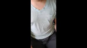 me follo a la mamá de mi amigo en su casa - XNXX.COM