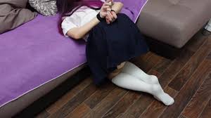 Вound schoolgirl in stockings and knee socks foot fetish Связанная в  школьной форме школьница