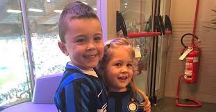 Ivan perišić born on feb 2, 1989 is croatian winger who plays for inter milan in serie a as well as croatian national side. Social I Figli Di Ivan Perisic Si Divertono Ad Imitare Cristiano Ronaldo Fc Inter 1908