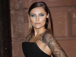Now refer to the two roomed together in berlin. Sexyness Im Doppelpack Sophia Thomalla Kuschelt Fremd Trend Magazin Thomalla Fischer Tattoo Helene Fischer Ungeschminkt