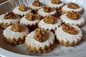 Gefullte Walnussplatzchen Von Tombstone5 Chefkoch Rezept Walnussplatzchen Platzchen Backen Weihnachten Platzchen Backen Rezepte