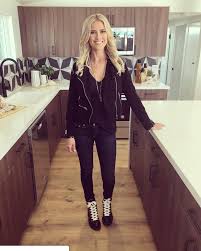 Fans were shocked when real estate gurus christina anstead and tarek el moussa filed for. Christina Anstead Had Some Revealing News During The Premiere Of Christina On The Coast