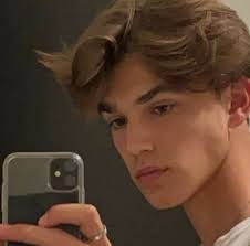 Denis Rice's Instagram, Twitter & Facebook