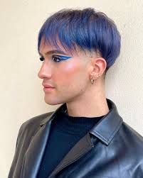 Tra gli anni ’90 e 2000 ecco il taglio mullet uomo riproposto da mel gibson, rob lowe, jon bon jovi, prince, lionel richie, michael bolton e dal … Fashion Hair Team Hair Color Men S S 2022 Hair By Gianni Ardu Undercut Moderni Hairstyle Stile Anni 90 Look Sfumati Ed Eleganti Ecco I Tagli Capelli Uomo 2022 Di Tendenza Da