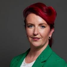 Noelle Dobson's Instagram, Twitter & Facebook