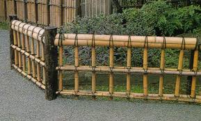 Gartenzaun Ideen In 2020 Mit Bildern Garten Zaun Ideen Bambus Garten Gunstiger Zaun Ideen