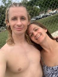 Summertime swimmin with friends & fun 🤩 Melissa Sites #wedorecover  #summertimesobriety #summertime #summertimevibes #summertimefun #summer2025