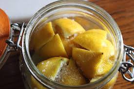 On Les Appelle Souvent Citrons Confits Cependant Ils Sont Bien Fermentes Et N Ont Rien A Voir Avec Aliments Fermentes Citron Confit Au Sel Citrons Confits