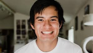 Marshals Lead the Class of 2020 With Words of Inspiration