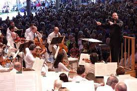 One of the biggest contemporary festivals in the united states is full not only of the most talented musicians but also comedians, theater have you been to these summer music festivals? 15 Classical Music Festivals To See This Summer The New York Times