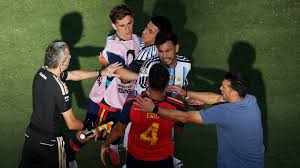 España vs Argentina: Final termina con altercado entre Paredes y García