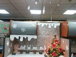 50 Stunning Winter Office Decorations That You Can Easily Make Sweetyhomee Office Christmas Decorations Christmas Cubicle Decorations Christmas Desk Decorations