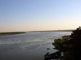 The river flows for 2,620 kilometres (1,630 miles) from its headwaters in the brazilian state of mato grosso to its confluence with the paraná river north of corrientes. Paraguay River Wikipedia