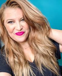 Marissa Clark's Instagram, Twitter & Facebook