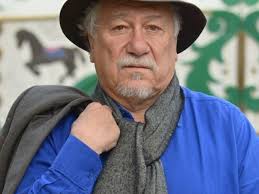 Margarita da la nota con Juan Manuel Roca