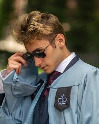 Some laughs, some cries, and some sad goodbyes. Wishing CC'25 all the best  🍾 Peep the last photo 📸 creds: @craigcosentino @lillianhephotography  @chayadroznik