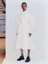 Alexander Mcqueen Rtw Spring 2021 Wwd The complete alexander mcqueen resort 2021 fashion show now on vogue runway. alexander mcqueen rtw spring 2021 wwd