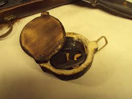 18th Century Wooden Tinder Box Flint And Steel Powder Horn Primitive Survival