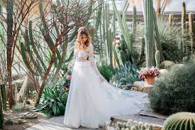 Die schneiderpuppe ist ein wichtiges hilfsmittel, um kleidung selber zu nähen. Designer Hochzeitskleider Nach Mass Aus Berlin Atelier Qaragma