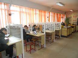În aceste momente, medicii de la spitalul de pediatrie din ploiești îi fac analize amănunțite elevului de 17 ani bătut la colegiul elie radu. Acasa Liceul Tehnologic Energetic Elie Radu Municipiul PloieÈ™ti