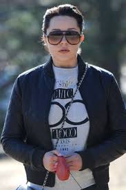 Although, there have been rumors of him having relation with few of fashion model and singers but those were probably fake news. Amanda Bynes Drake Bell Ist Ihr Fan Gala De
