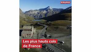 Rendus célèbres par le tour de france ou tout simplement pour le panorama à couper le souffle qu'ils offrent, plongez dans la grande histoire de la montagne il abrite notamment la plus grande cascade d'europe (413 mètres de haut) et la fameuse brèche de roland, une impressionnante trouée. L Info En Moins D Une Minute Montagne Le Top 10 Des Plus Hauts Cols De France