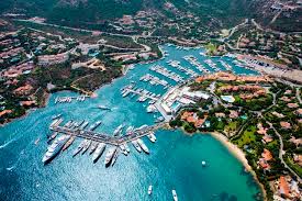 Sardinia has miles and miles of stunning coastline and an overwhelming number of hotel listings. Top 6 Best Luxury Hotels With Private Beach In Costa Smeralda