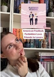 „Playbook Scandal“ ist der vierte Band der erfolgreichen American Football  Sports Romance Reihe von Bestseller Autorin @Ava Avery