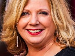 Bij het nationale toneel in den haag speelde hij de rol van eumulus in alkestis, de jonge alex in kleine zielen en een van de verschijningen in macbeth. Loretta Schrijver Heeft Geen Moeite Met Ouder Worden Nu Het Laatste Nieuws Het Eerst Op Nu Nl