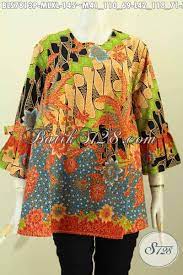 Silahkan pilih dan tentukan ukuran baju batik yang sesuai dengan tubuh anda. Model Baju Atasan Batik Wanita Modern 2021 Toko Batik Online 2021