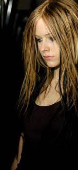 129 wallpaper(s) on 11 page(s). Avril Lavigne Phone Wallpapers Wallpaper Cave