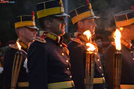 Jun 09, 2021 · guvernul urmeaza sa aprobe in sedinta de miercuri proiectul de lege privind unele masuri pentru continuarea activitatii de catre persoanele care indeplinesc conditiile de pensionare in sistemul public de pensii in sensul acordarii posibilitatii reincadrarii acestora pana la varsta de 70 de ani in institutii publice, dar cu conditia suspendarii platii pensiei pe aceasta perioada. Legea Pensiilor Militarilor Promulgata De Klaus Iohannis Mobile