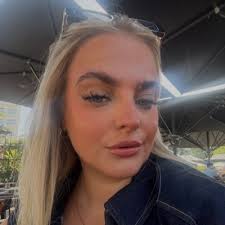 Amy Christie (@amychristie97)