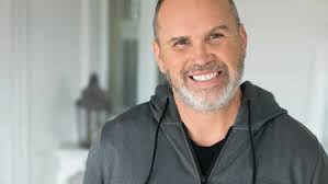 Dave Morissette s'ouvre sur son entrée dans la cinquantaine