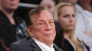 La plantilla de los Clippers se niega a jugar para un racista