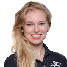 Elisa Ernst's Instagram, Twitter & Facebook