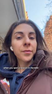 Women Review of Men Wearing Golden Goode